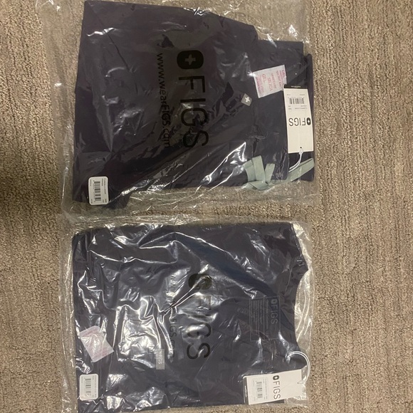 XXS Purple Shadow Figs Scrubs - Picture 2 of 4